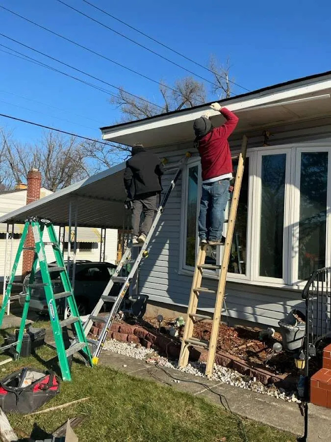 Restoration crew performing exterior repair in Mascoutah